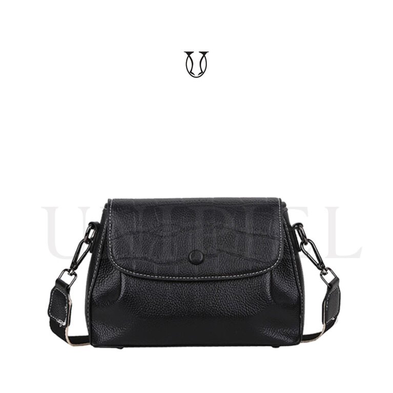 CRD18522001 Cartera de cuero vaguno negro